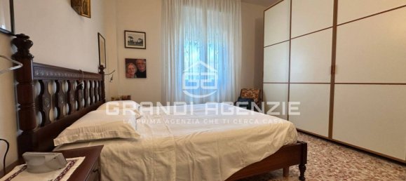 3 bedrooms Apartment in Parma, Italy No. 272579 9