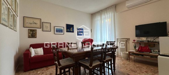 3 bedrooms Apartment in Parma, Italy No. 272579 4