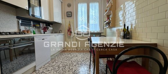 3 bedrooms Apartment in Parma, Italy No. 272579 11