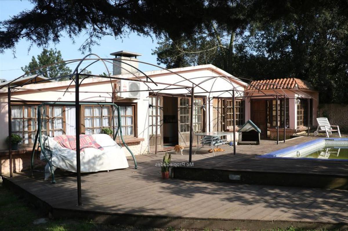 4 bedrooms House in Canelones, Uruguay No. 4511