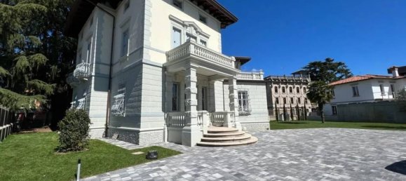 Вилла с 11 спальнями в Удине, Италия № 333016 4