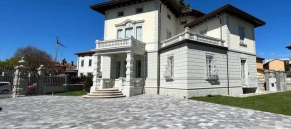 Вилла с 11 спальнями в Удине, Италия № 333016 2