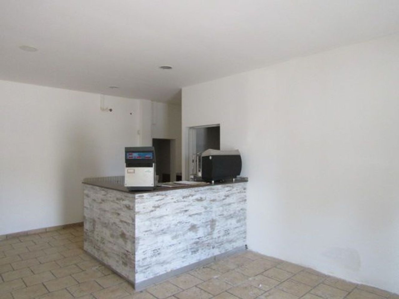 Propriété commerciale à San Felice sul Panaro, Italy 185m² No. 64002