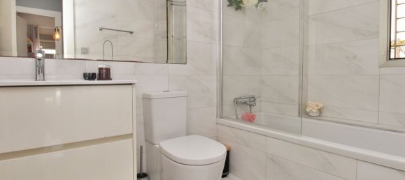 5 bedrooms Villa in Alicante, Spain No. 176118 3