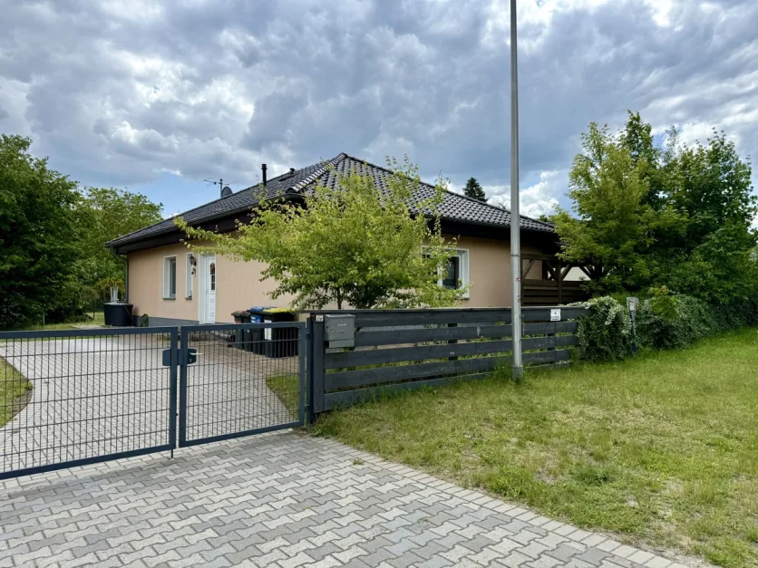 3 bedrooms Bungalow in Cottbus, Germany No. 371816