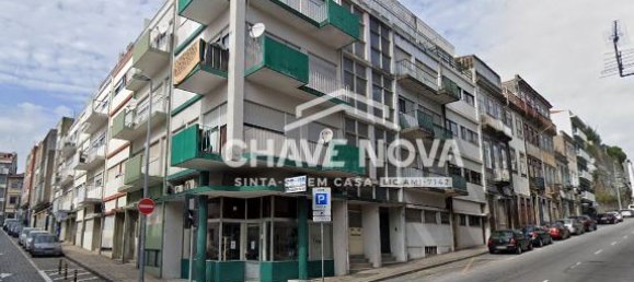 156m² Building in Porto, Portugal No. 31751 5