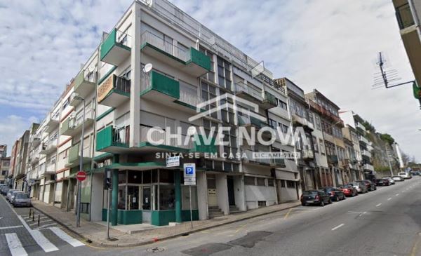 156m² Building in Porto, Portugal No. 31751