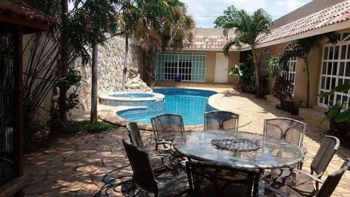5 bedrooms House in Yucatan, Mexico No. 176448