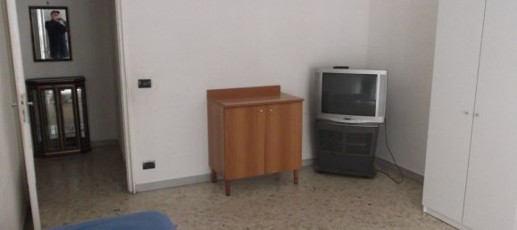 Apartamento de 2 habitaciónes en Bari, Italy No. 251173 2
