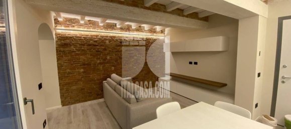 1 Schlafzimmer Wohnung in Mantua, Italy, Nr. 380918 2