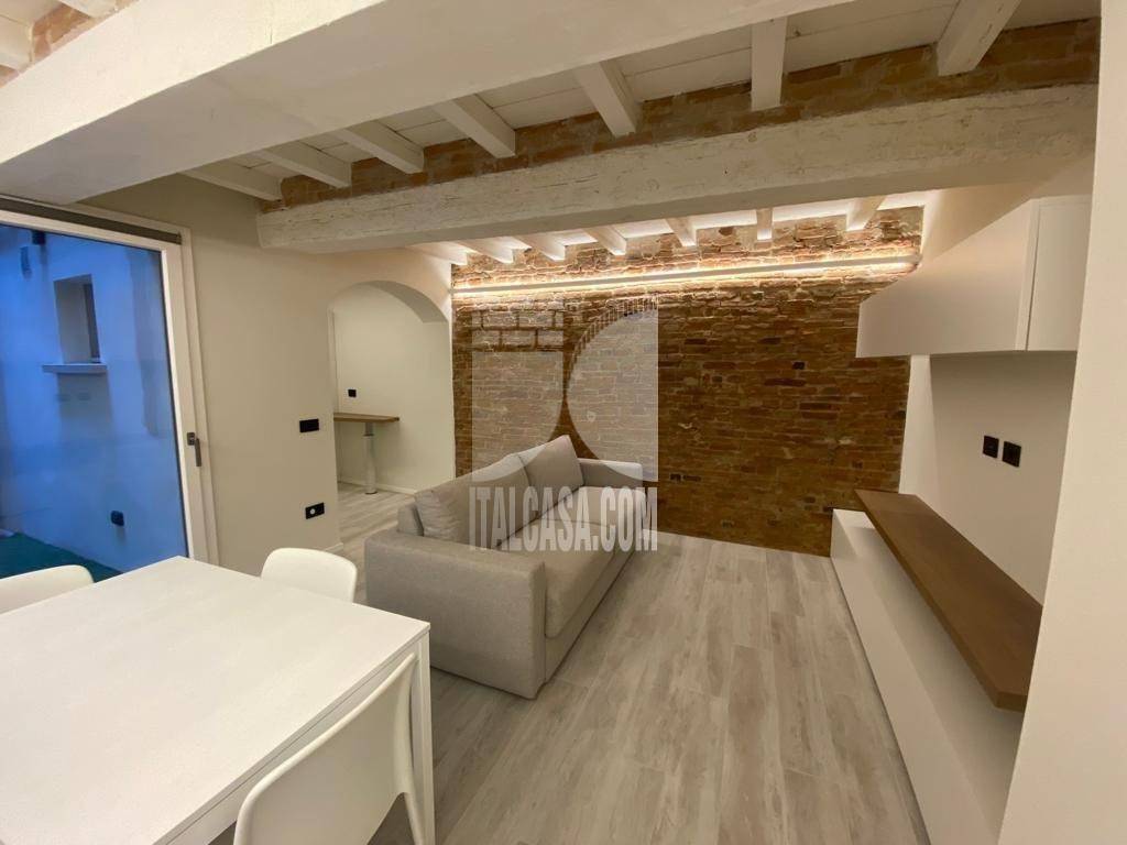 1 Schlafzimmer Wohnung in Mantua, Italy, Nr. 380918