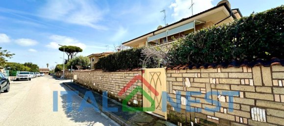 Villa de 3 dormitorios en Anzio, Italy No. 59808 2