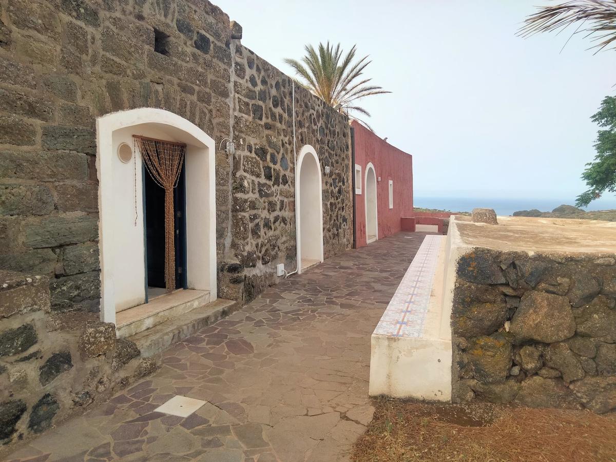 6 bedrooms House in Pantelleria, Italy No. 214001