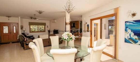 5 bedrooms Villa in Psematismenos, Cyprus No. 1013 12