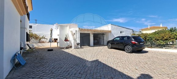 Дом с 6 спальнями в Montenegro, Португалия № 23935 14