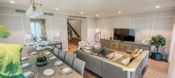 Вилла с 4 спальнями в Джумейра, ОАЭ № 28442 2