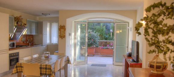 3 rooms Apartment in Pietra Ligure, Italy No. 276518 2