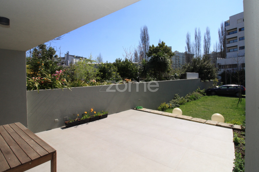 3 bedrooms House in Porto, Portugal No. 145082