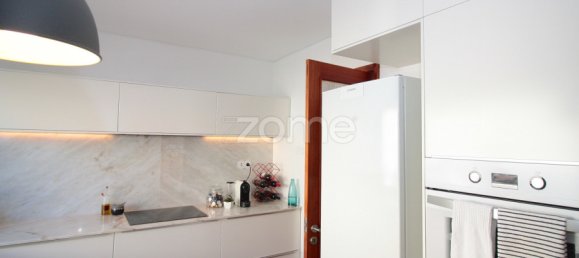 3 bedrooms House in Porto, Portugal No. 145082 9