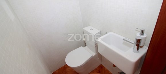 3 bedrooms House in Porto, Portugal No. 145082 5