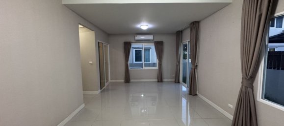 Кафе / ресторан с 3 спальнями в Паттайя, Таиланд № 77956 4