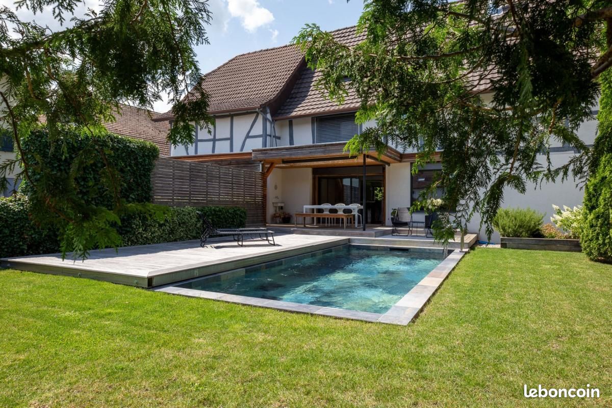 5 chambres Châteaux à Sierentz, France No. 251750