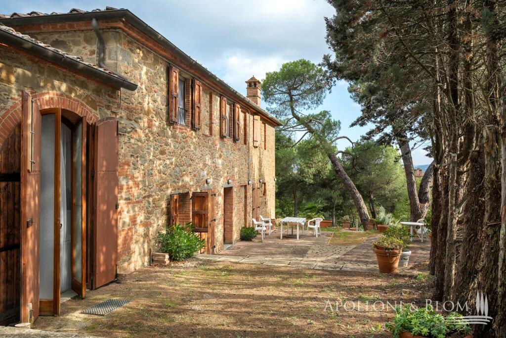 4 bedrooms House in Sinalunga, Italy No. 54152