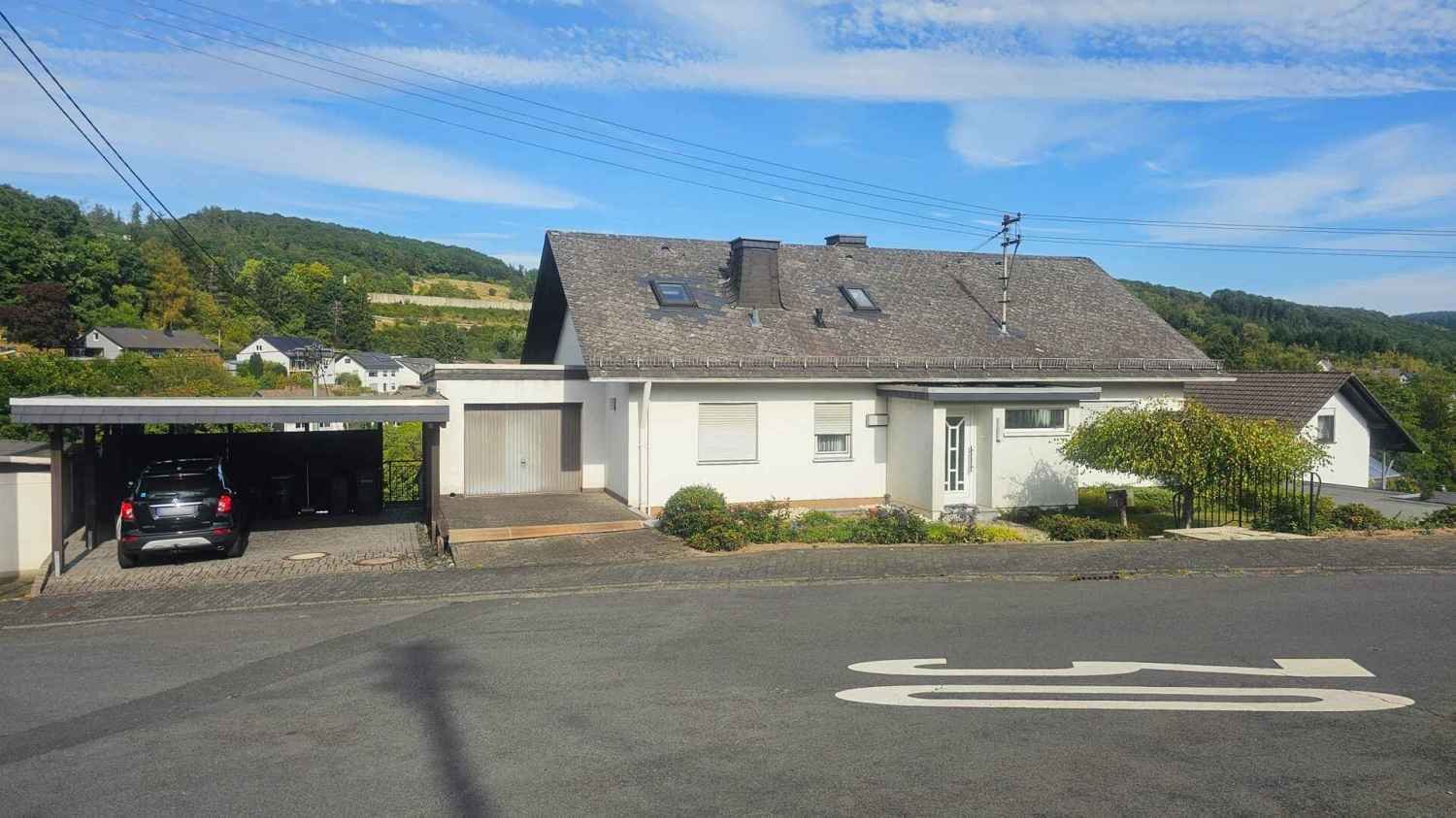 3 bedrooms Townhouse in Siegen-Wittgenstein, Germany No. 297908