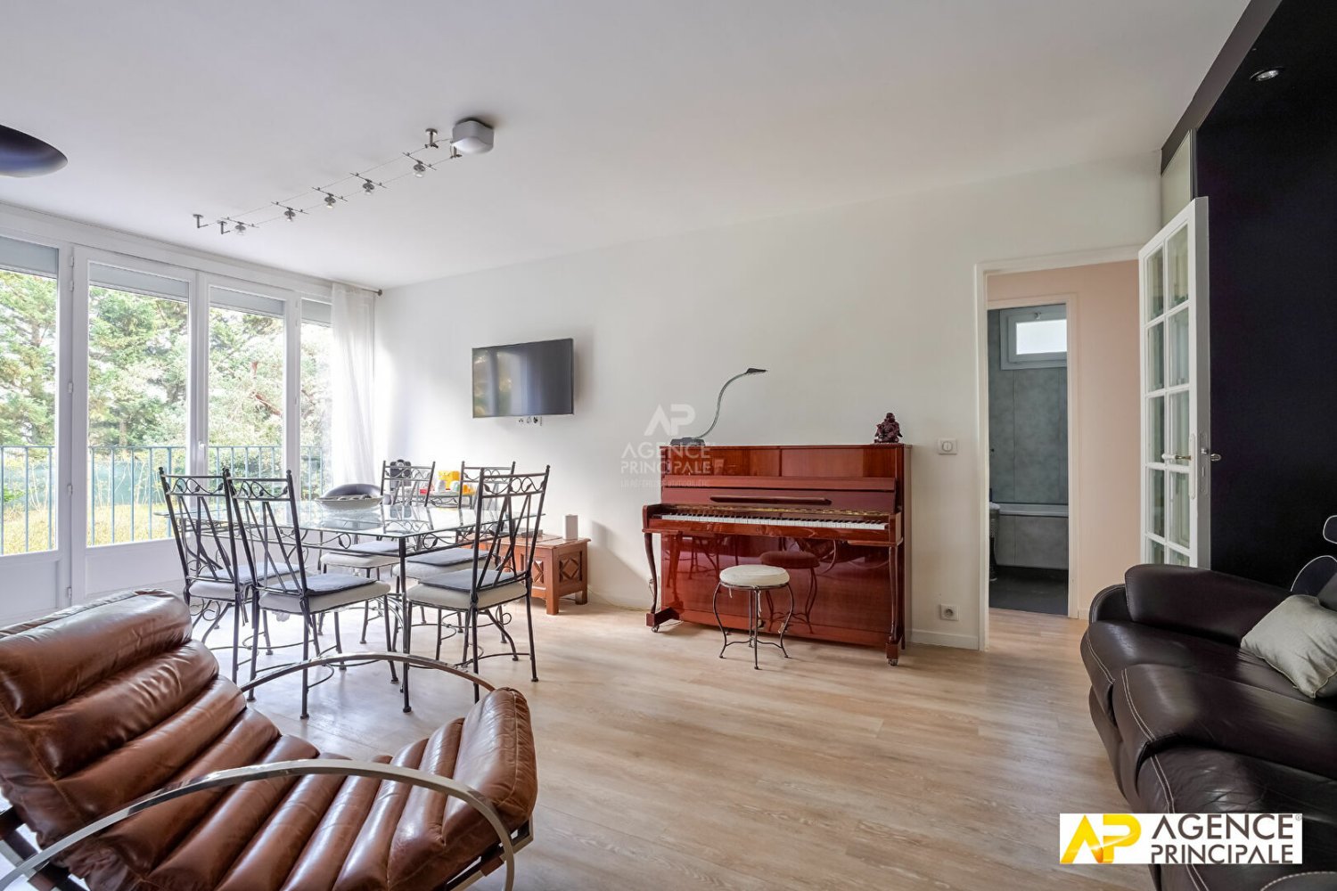 2 bedrooms Apartment in Maisons-Laffitte, France No. 351384