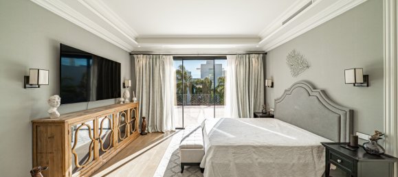 6 bedrooms Villa in Benahavis, Spain No. 16307 20