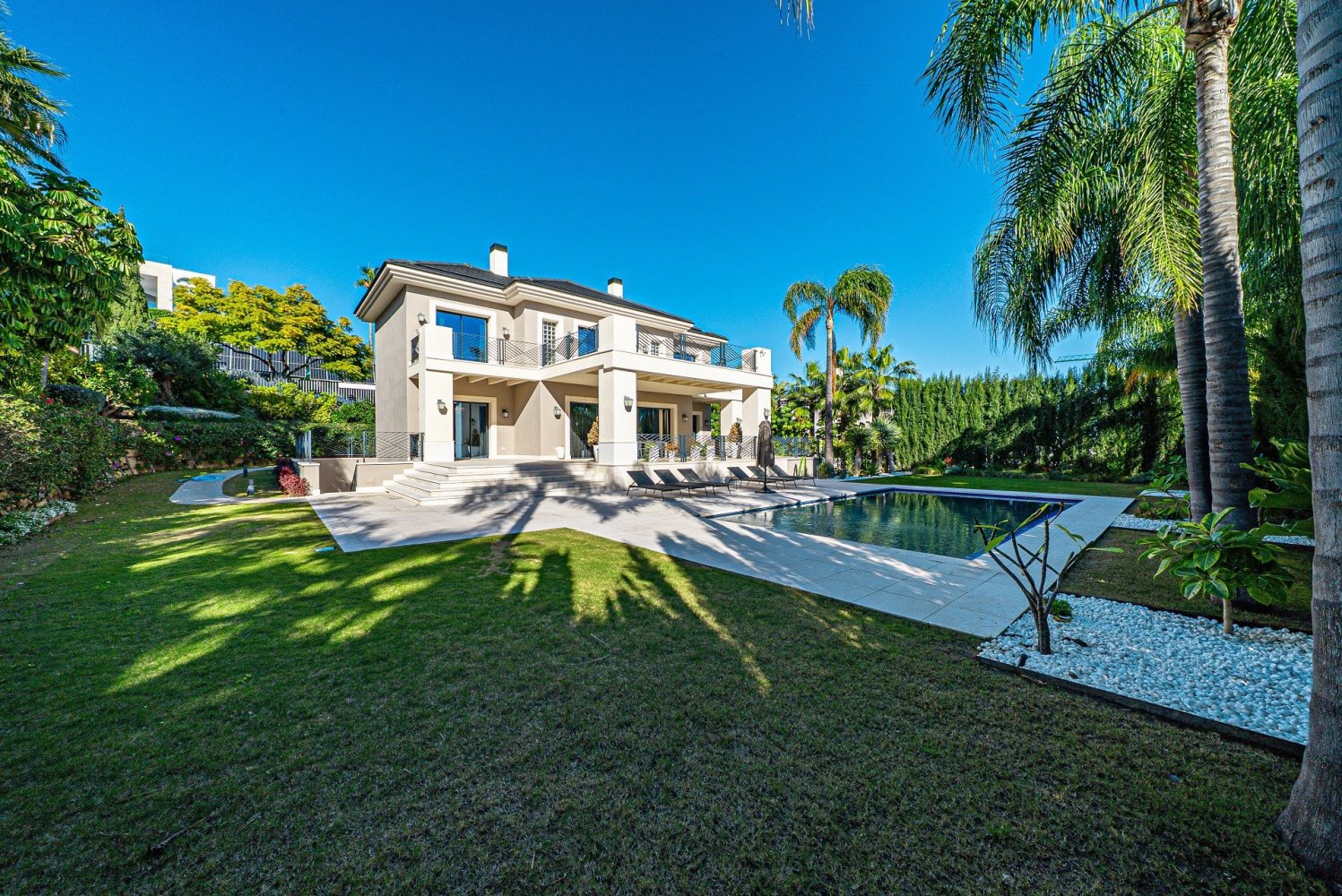 6 bedrooms Villa in Benahavis, Spain No. 16307