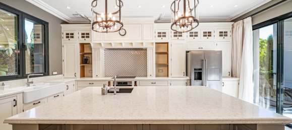 6 bedrooms Villa in Benahavis, Spain No. 16307 16