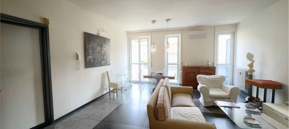 3 rooms Apartment in Como, Italy No. 333708 9