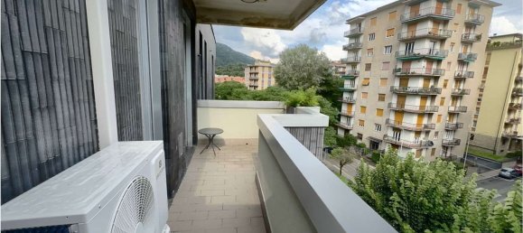 3 rooms Apartment in Como, Italy No. 333708 3