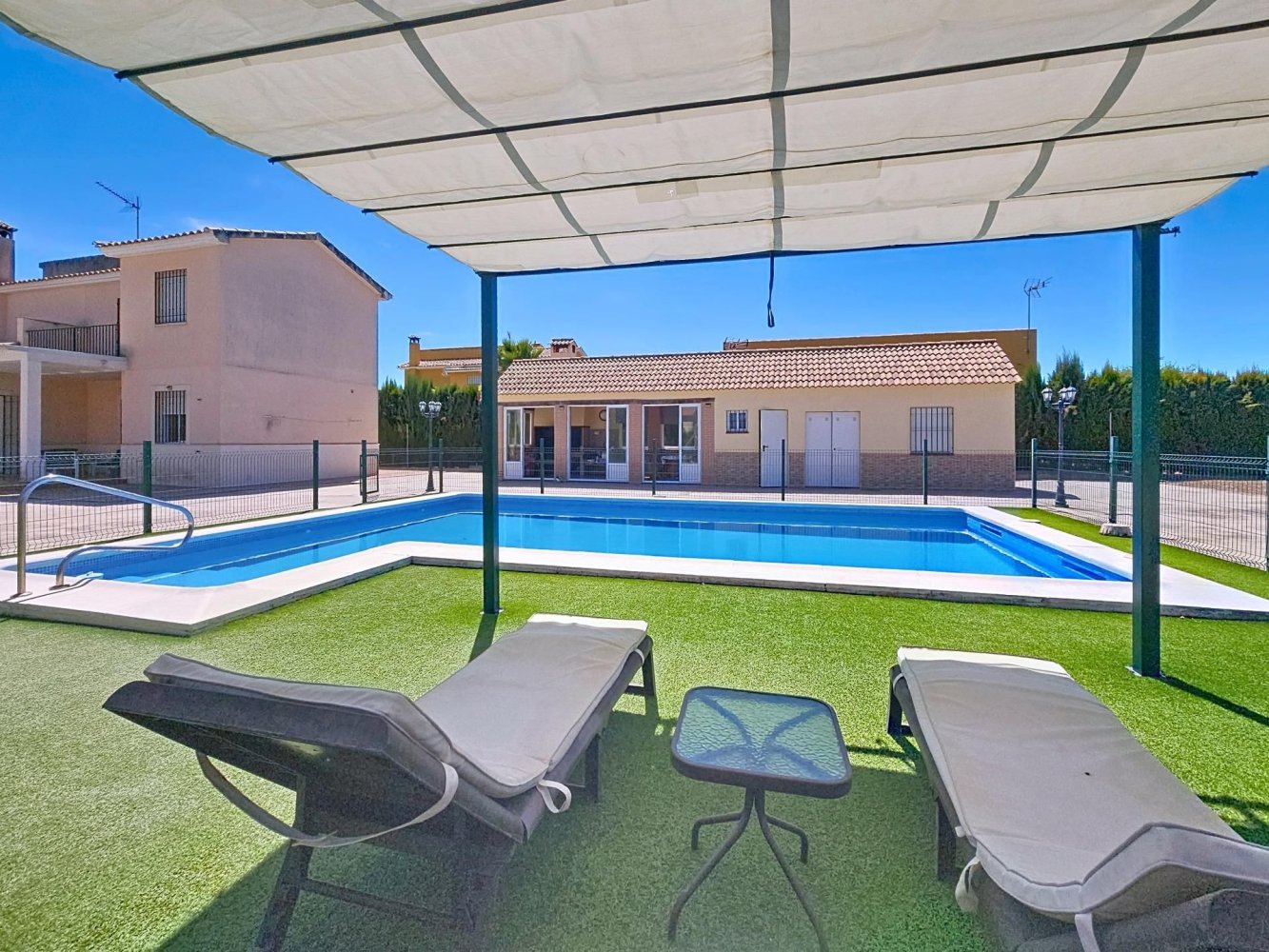 4 bedrooms House in La Carlota, Spain No. 230062