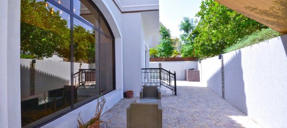 6 bedrooms Villa in The Villa, UAE No. 428 25