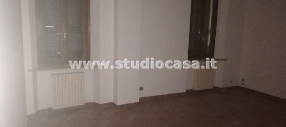 3 rooms Apartment in Castelleone, Italy No. 161237 2