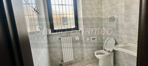 1-salle Propriété commerciale à Carate Brianza, Italy No. 268581 4