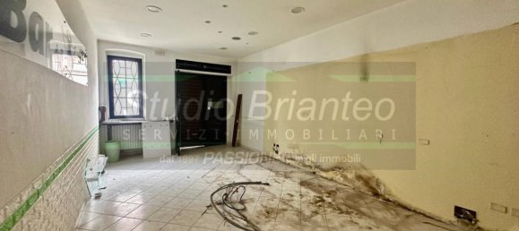 1-salle Propriété commerciale à Carate Brianza, Italy No. 268581 10