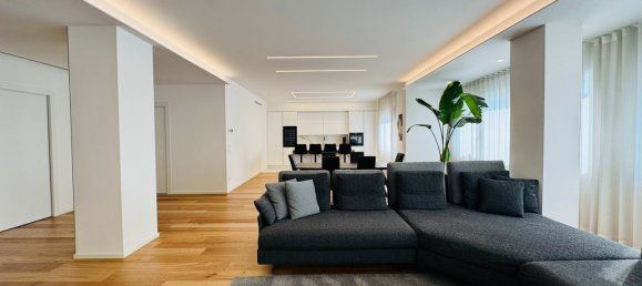 4 bedrooms Apartment in Padua, Italy No. 358138 5