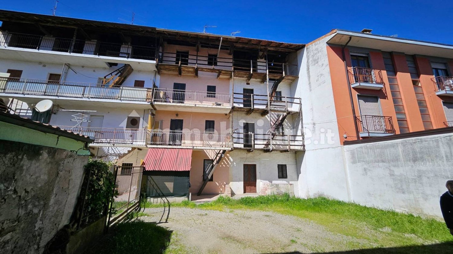 5 chambres Maison à Borgomanero, Italy No. 87138