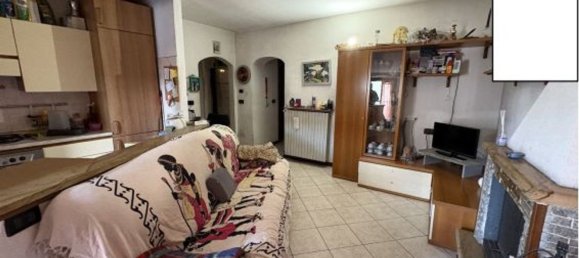 3 rooms Apartment in Casnate con Bernate, Italy No. 277452 8