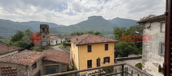 2 bedrooms House in Barga, Italy No. 323943 16