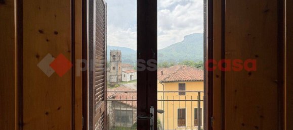 2 bedrooms House in Barga, Italy No. 323943 18