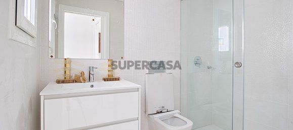 4 bedrooms House in Seixal, Portugal No. 152053 17