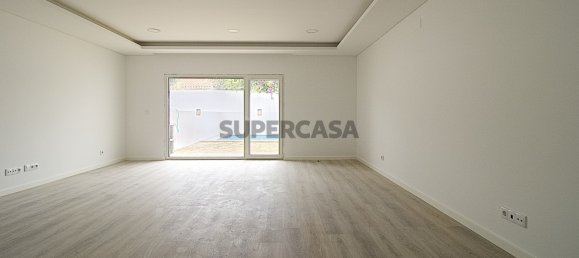 4 bedrooms House in Seixal, Portugal No. 152053 15