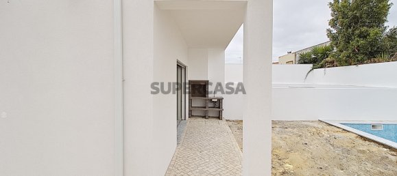 4 bedrooms House in Seixal, Portugal No. 152053 9