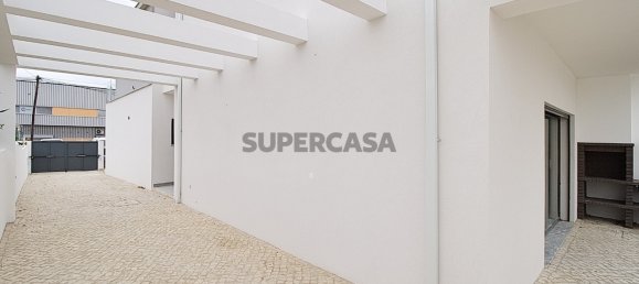 4 bedrooms House in Seixal, Portugal No. 152053 10