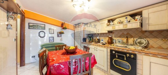 4-salle Appartement à Misterbianco, Italy No. 88076 8