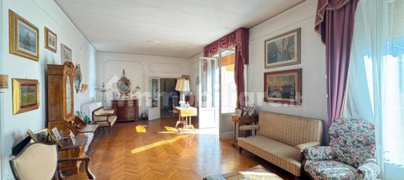 2 bedrooms Apartment in Florence, Italy No. 52073 7